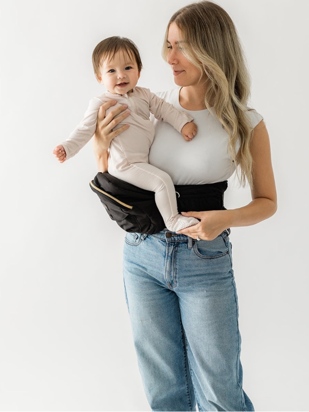 Tushbaby hip carrier